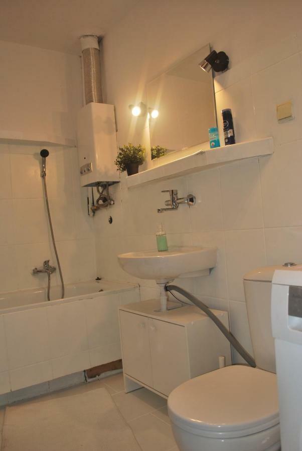 Pokoje W Cichym Mieszkaniu 50M Od Rynku Apartment Wroclaw Luaran gambar